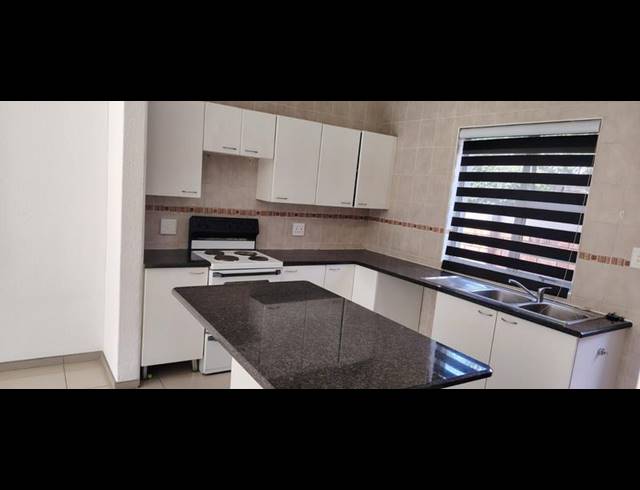 3 BEDROOM TOWNHOUSE FOR SALE IN RANDBURG CENTRAL